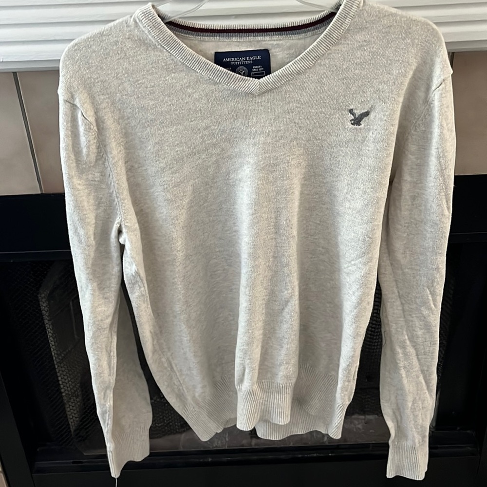 American Eagle v-neck sweater
